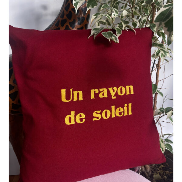Coussin Bordeaux rayon de soleil – Image 2