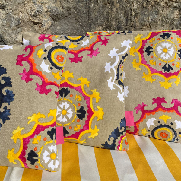 Coussin Rose à motif – Image 3