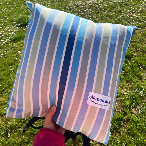 Coussin rayures bleus – Image 2